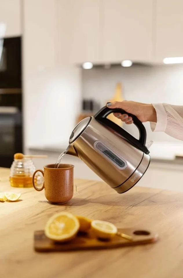Електрочайник Gorenje Нержавіюча сталь 1,7 л 2200 Вт