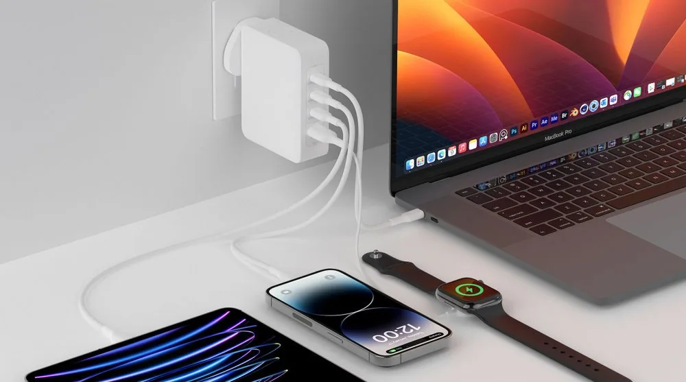 Зарядний пристрій Belkin 140Вт 3хUSB-C USB-A білий
