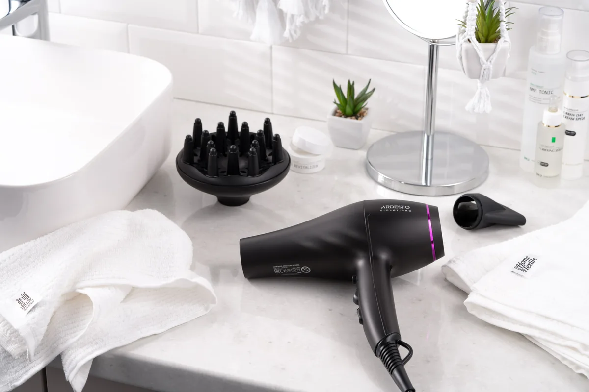 Фен ARDESTO Violet PRO HD-Y222PRO, мощность 1850-2200Вт, 2 скорости, 3 температурных режима, диффузор, черный
