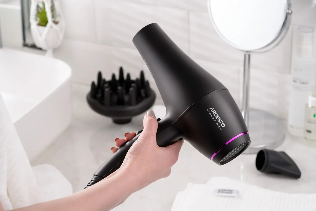 Фен ARDESTO Violet PRO HD-Y222PRO, мощность 1850-2200Вт, 2 скорости, 3 температурных режима, диффузор, черный