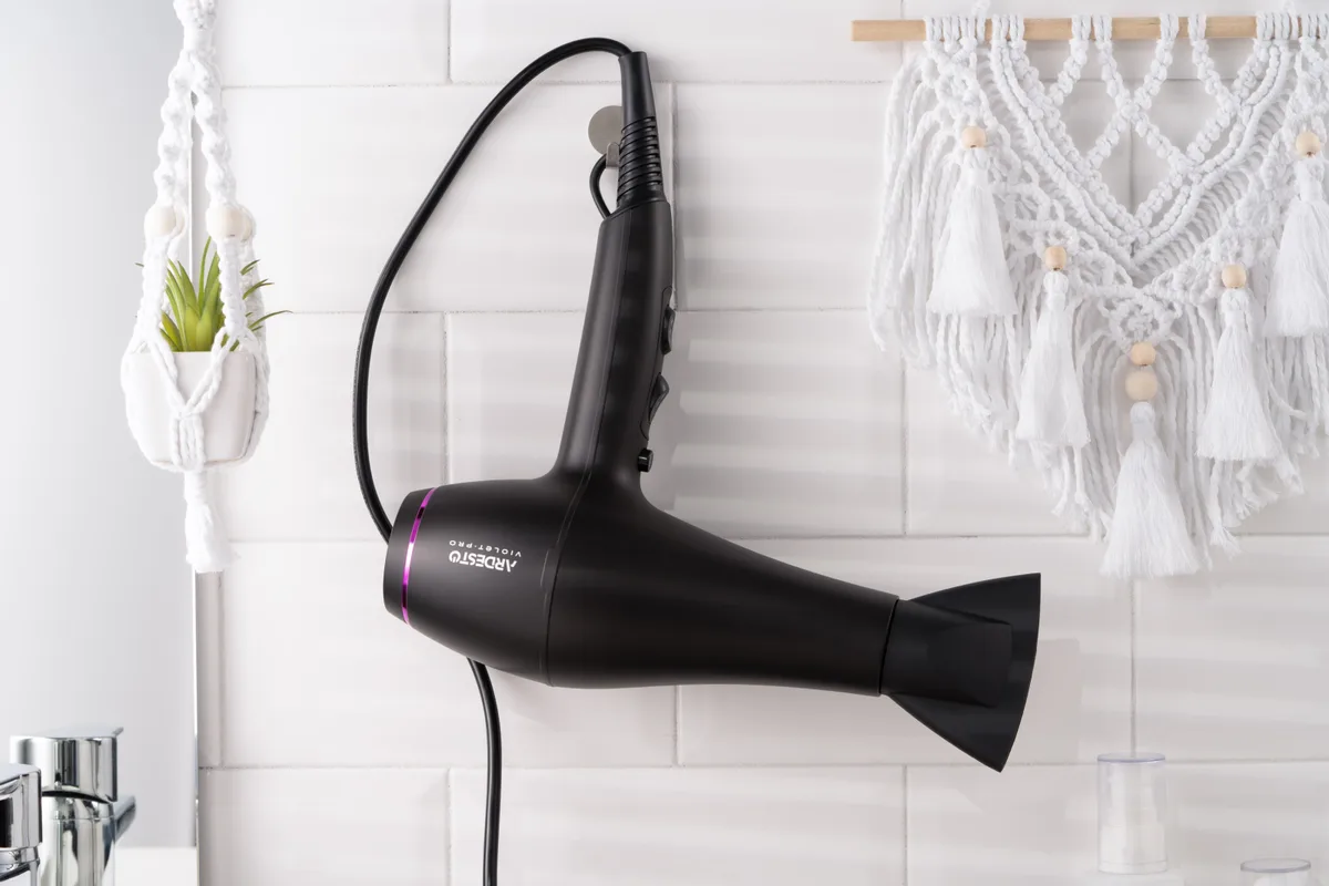 Фен ARDESTO Violet PRO HD-Y222PRO, мощность 1850-2200Вт, 2 скорости, 3 температурных режима, диффузор, черный