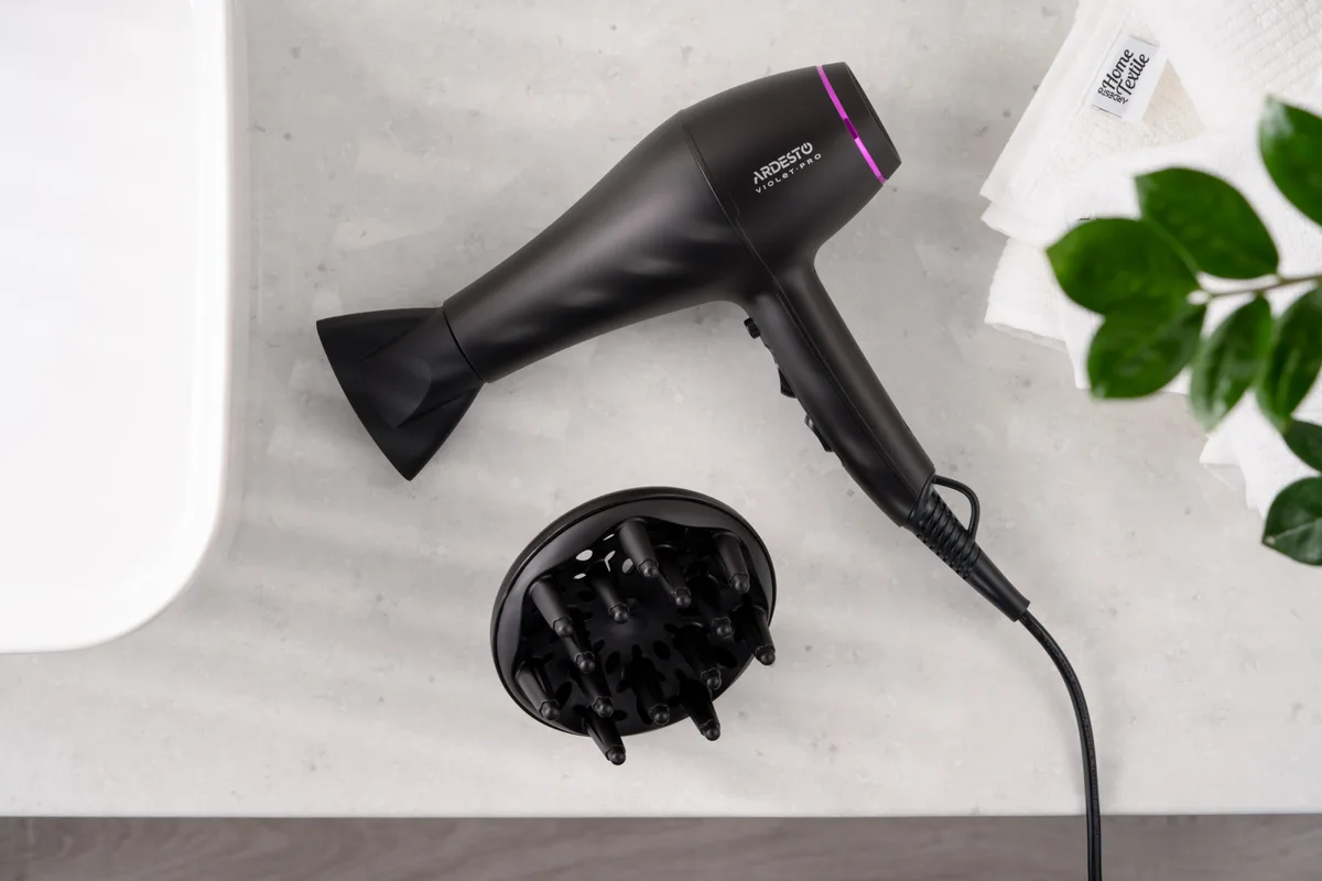 Фен ARDESTO Violet PRO HD-Y222PRO, мощность 1850-2200Вт, 2 скорости, 3 температурных режима, диффузор, черный