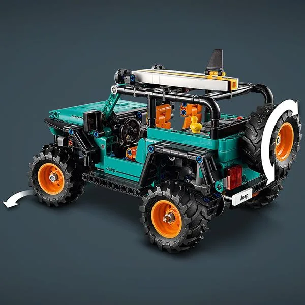 Конструктор LEGO Technic Позашляховик 723 деталі Пластик 38х7х26 см