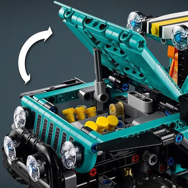 Конструктор LEGO Technic Позашляховик 723 деталі Пластик 38х7х26 см