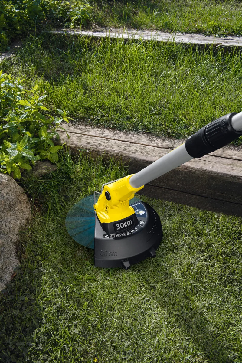 Акумуляторний садовий тример Karcher LTR 18-30, 18В, 30 см, 2.5 кг (без батареї та зарядного пристрою)