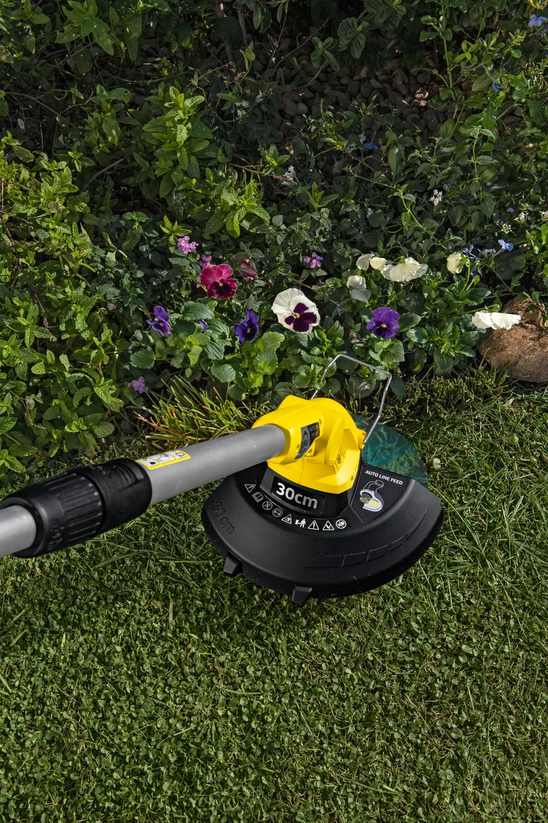 Акумуляторний садовий тример Karcher LTR 18-30, 18В, 30 см, 2.5 кг (без батареї та зарядного пристрою)