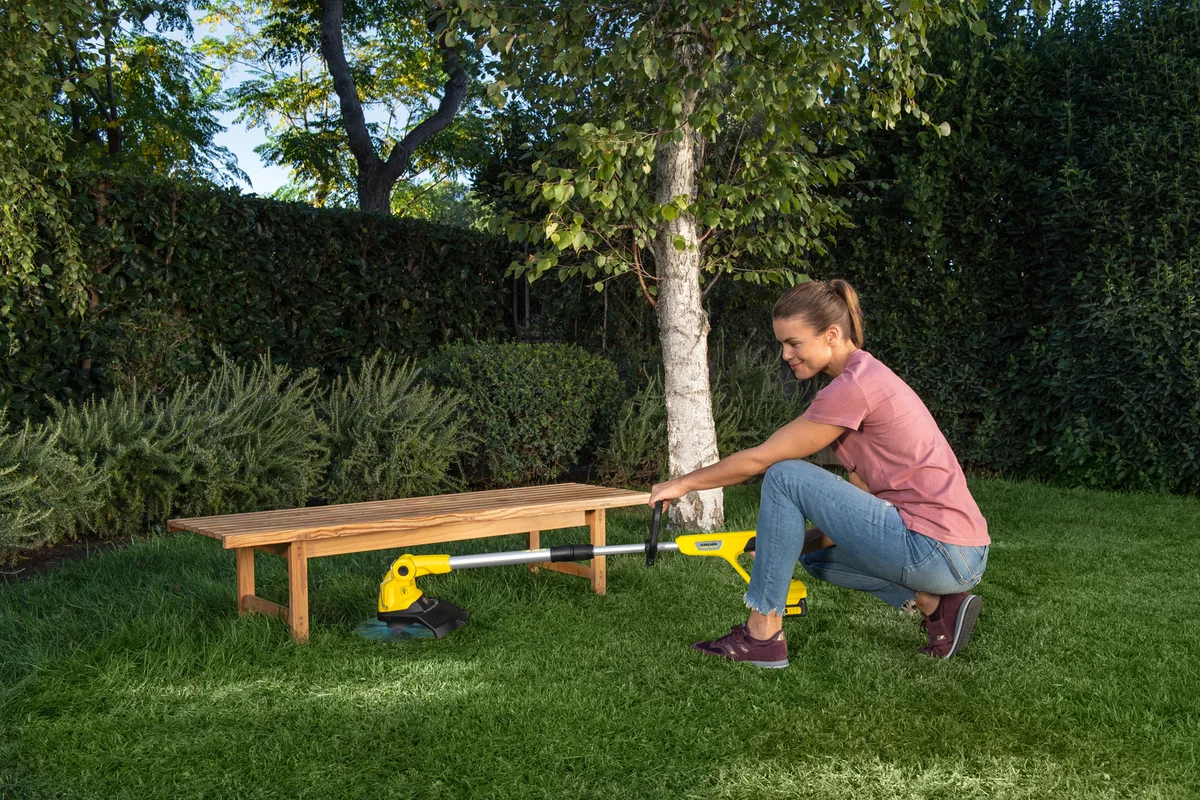 Акумуляторний садовий тример Karcher LTR 18-30, 18В, 30 см, 2.5 кг (без батареї та зарядного пристрою)