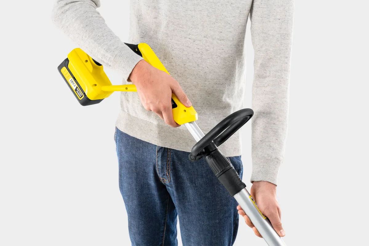 Акумуляторний садовий тример Karcher LTR 18-30, 18В, 30 см, 2.5 кг (без батареї та зарядного пристрою)