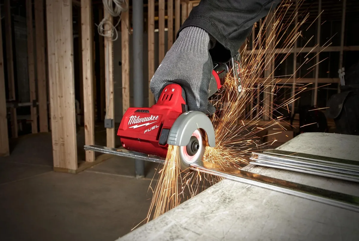 Акумуляторна кутова шліфмашина Milwaukee M12 FCOT 76мм 12В 1кг
