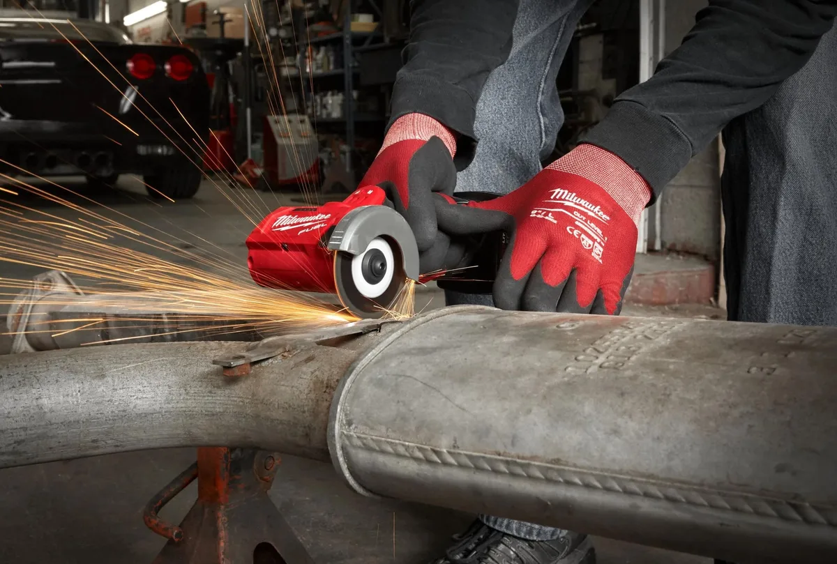 Акумуляторна кутова шліфмашина Milwaukee M12 FCOT 76мм 12В 1кг