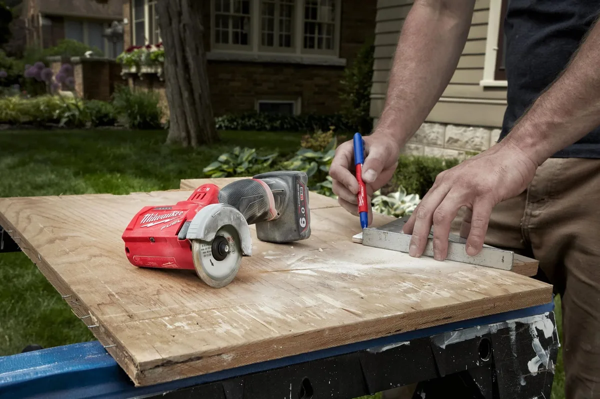 Акумуляторна кутова шліфмашина Milwaukee M12 FCOT 76мм 12В 1кг