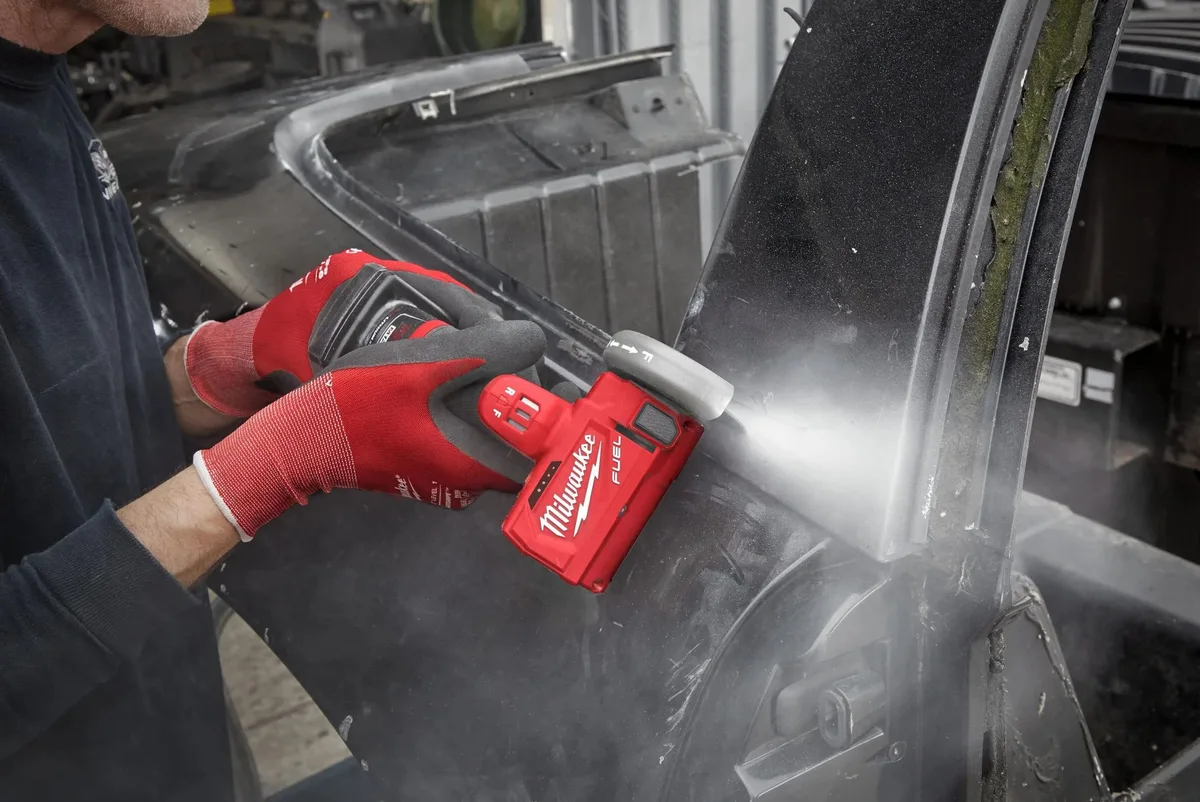 Акумуляторна кутова шліфмашина Milwaukee M12 FCOT 76мм 12В 1кг