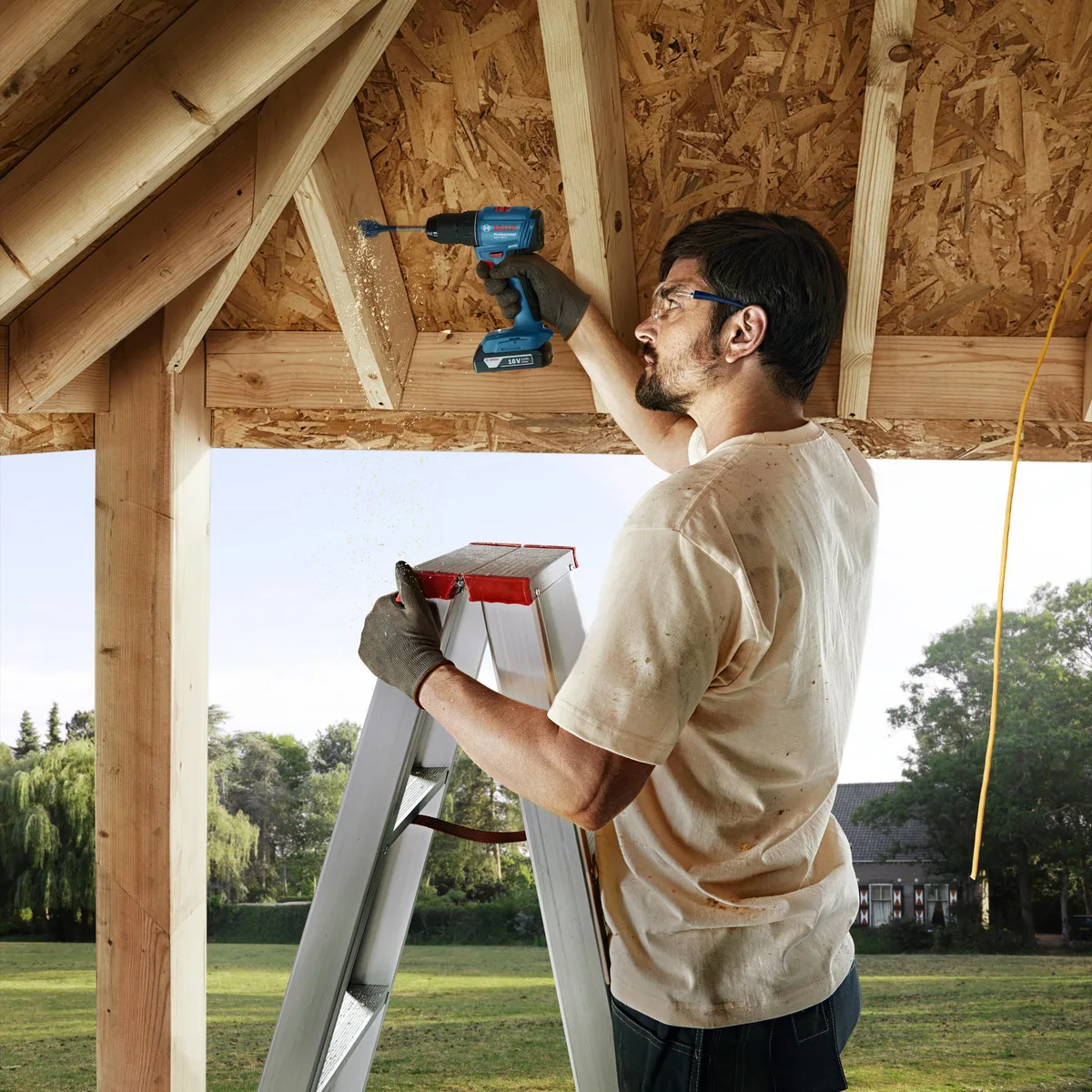 Акумуляторний шуруповерт-дриль Bosch Professional GSR 185-LI 18В 2х2.0А·год 50Нм 500·1900об/хв 0.9кг