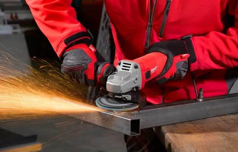 Шлифмашина угловая Milwaukee 125мм 1000Вт легкая болгарка для шлифования и резки