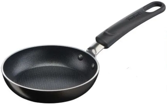 Сковорода Tefal Simply Clean, 12 см, алюмінієва, з бакелітовою ручкою, чорного кольору.