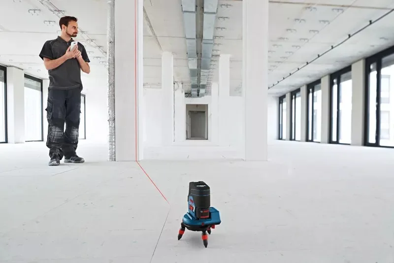 Лазерний нивелір Bosch Professional GCL2-50C до 20м ±0.3мм/м з червоним променем +RM2 чохол IP54 вага 0.6кг.