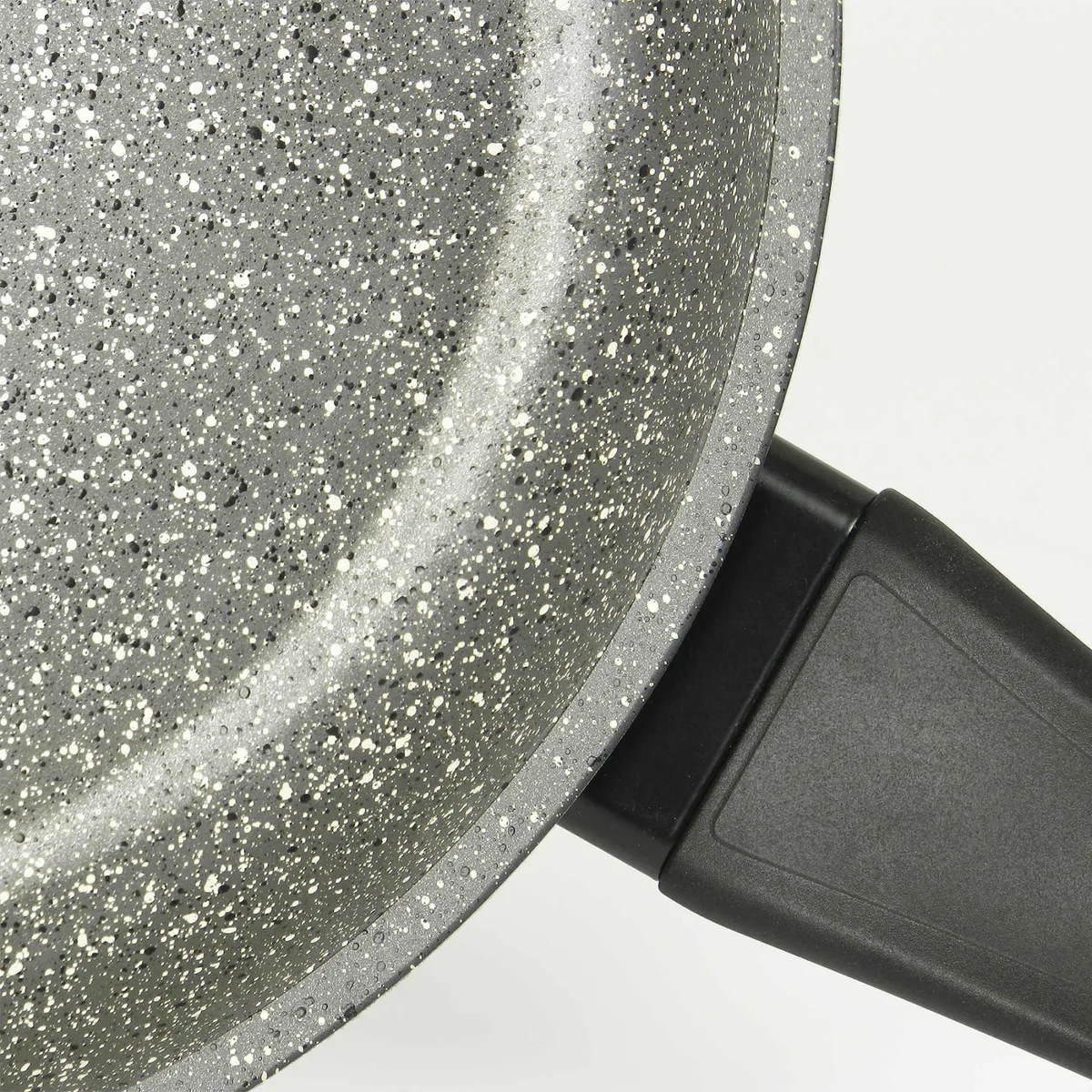 Сковорода алюмінієва 32 см світло-сіра антипригарна Magma-Tech Plus