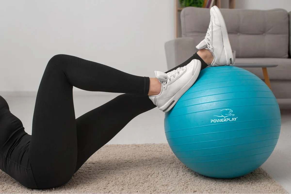М'яч для фітнесу Active Point PVC 65 см М'ятний з помпою