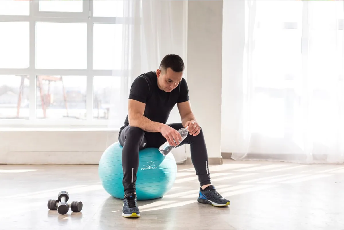 М'яч для фітнесу Active Point PVC 65 см М'ятний з помпою