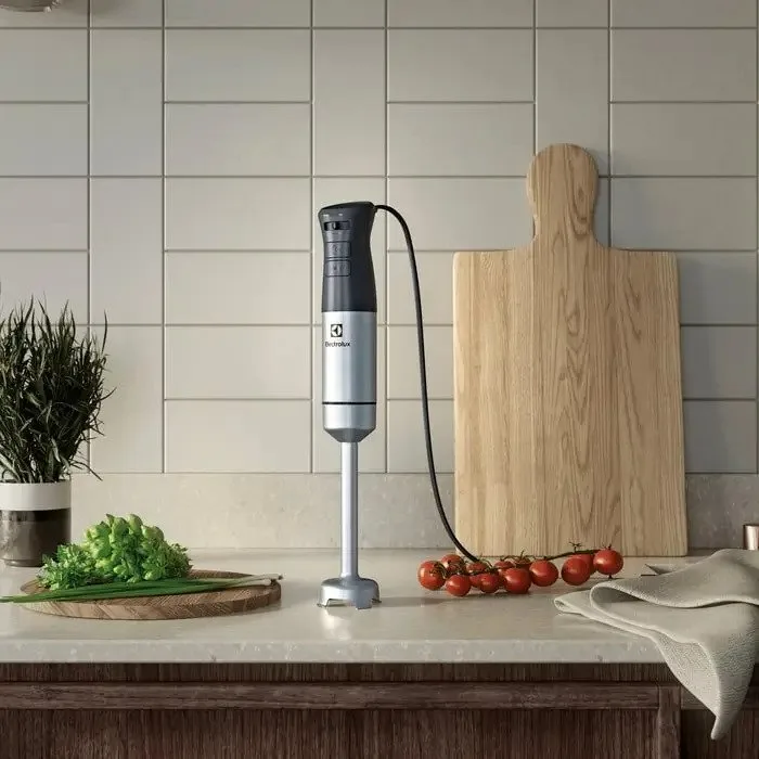 Занурювальний блендер Electrolux Нержавіюча сталь 1000 Вт Чорний