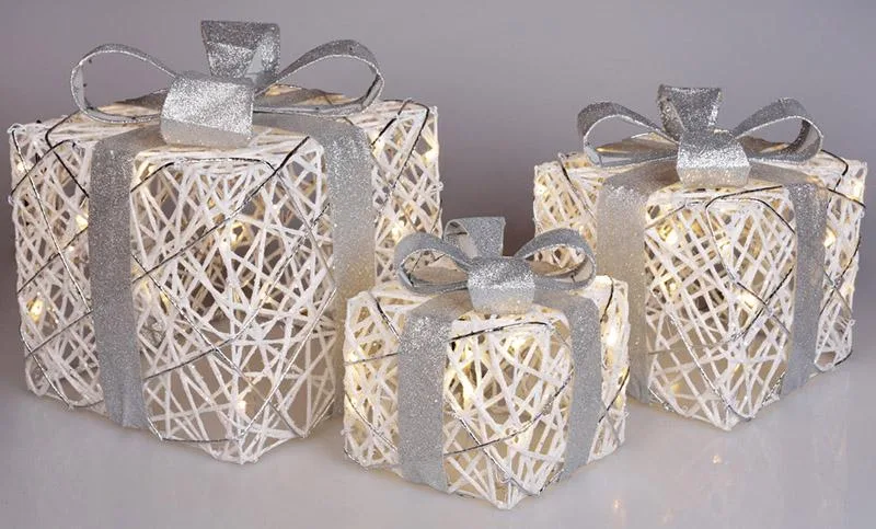 Набір подарункових коробок New Year Gifts з LED-підсвіткою 3 шт білий з сріблом