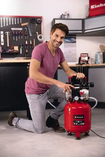 Воздушный компрессор Einhell 750 Вт безмасляный 24 л 135 л/мин 8 бар