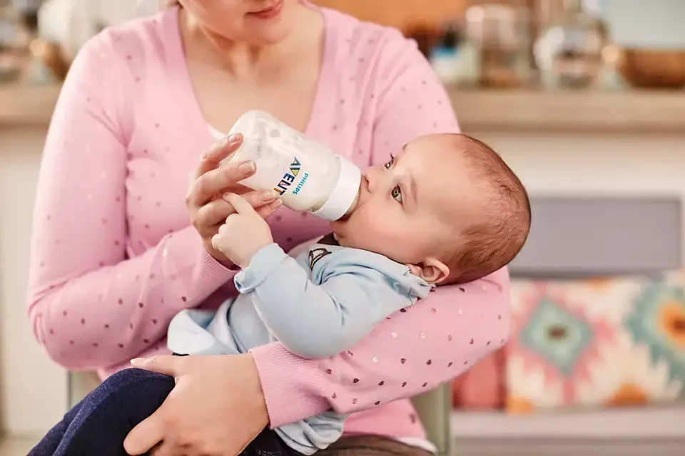 Пляшка для годування Avent Anti-Colic 260мл