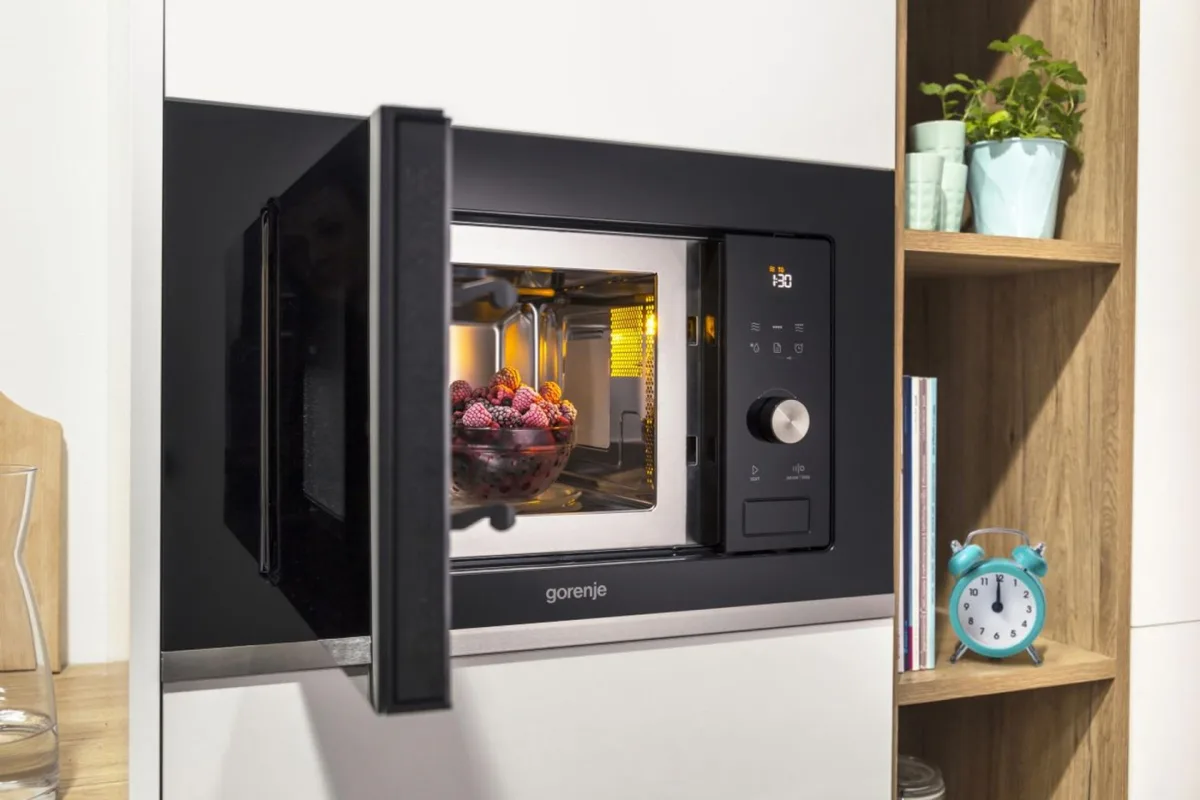 Мікрохвильова піч Gorenje з грилем 20 л 800 Вт чорна нержавіюча сталь