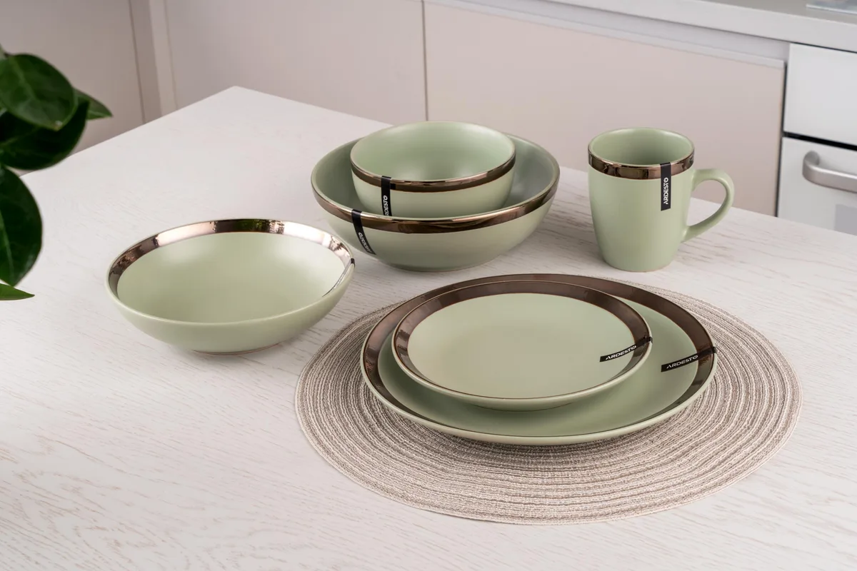 Супова тарілка ARDESTO Liguria Green bay, 20 см, керамічна, зеленого кольору.