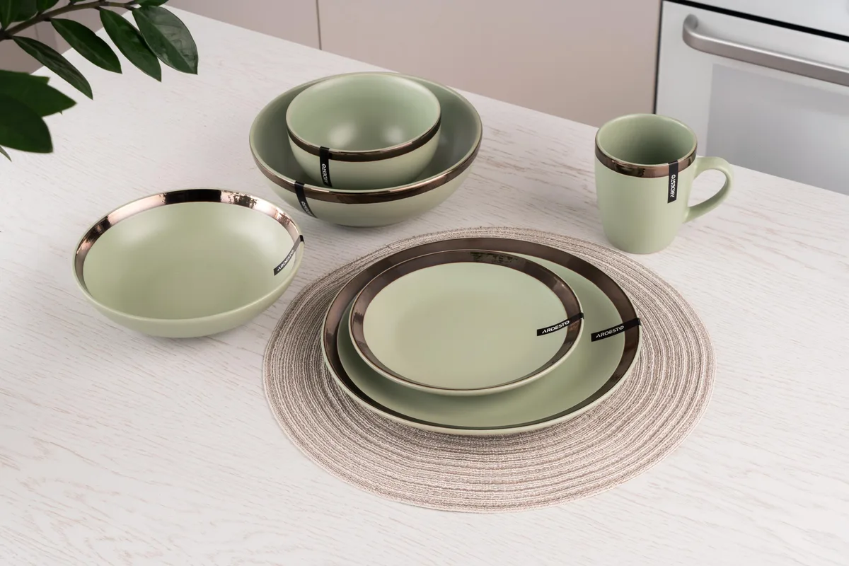 Супова тарілка ARDESTO Liguria Green bay, 20 см, керамічна, зеленого кольору.
