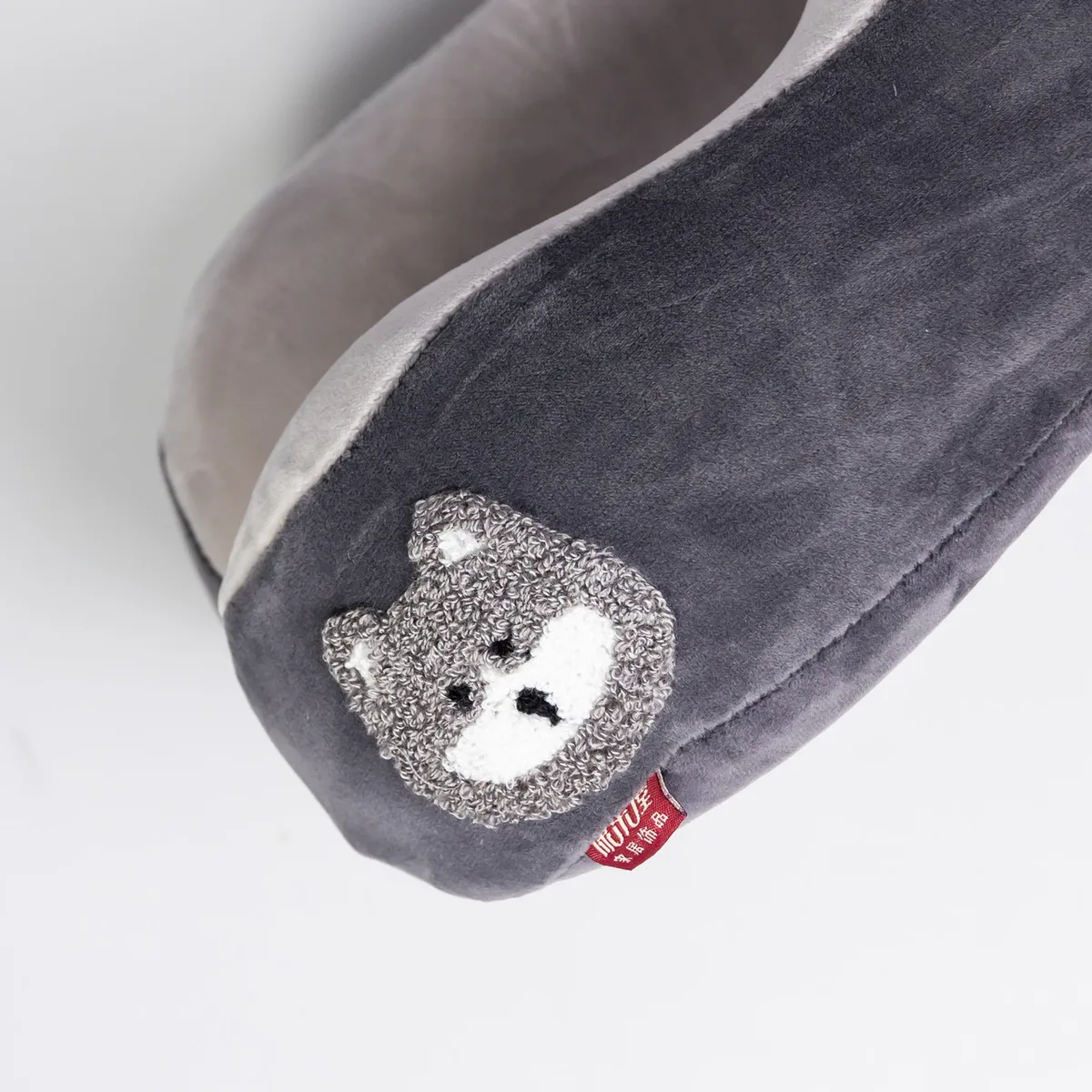 Подушка для шиї Plush cat U-подібна Плюш 30х25х10 см Сіра