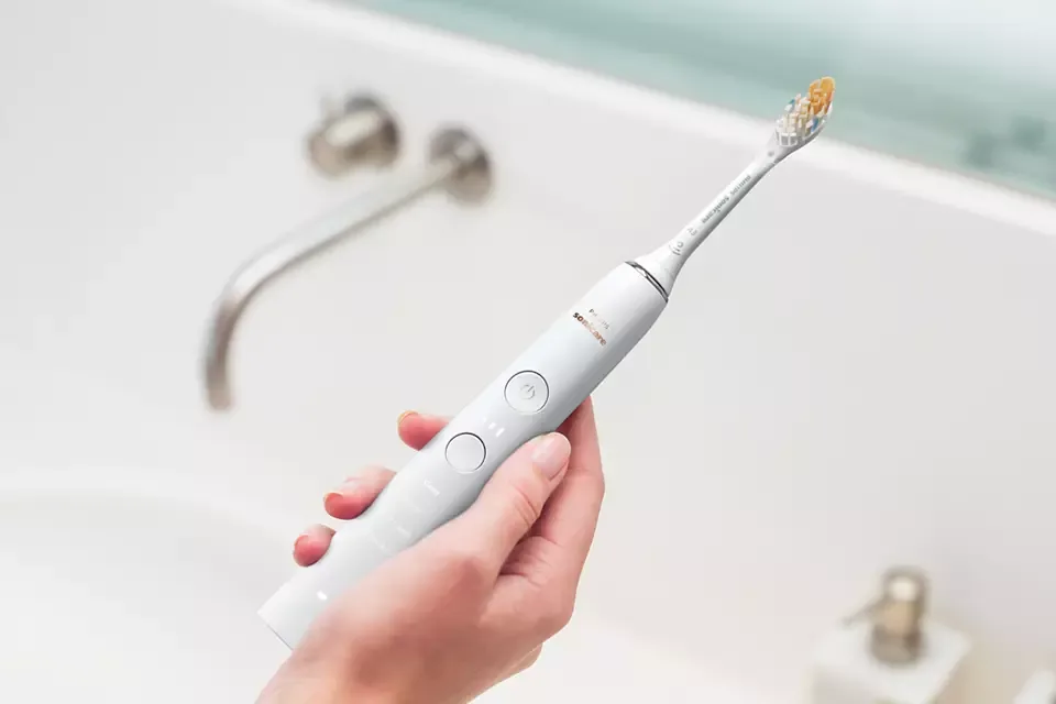 Электрическая зубная щетка Philips Sonicare с Bluetooth 62 тысячи колебаний в минуту белая