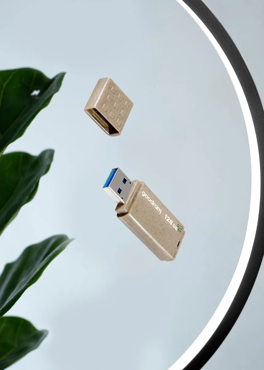 Флешка Goodram 128ГБ USB 3 Коричнева Пластикова