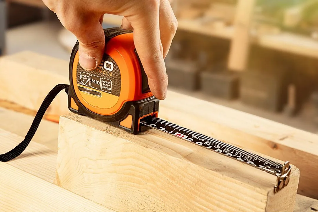 Рулетка Neo Tools Super Black, 5м x 19мм, з фіксатором та магнітним кріпленням.