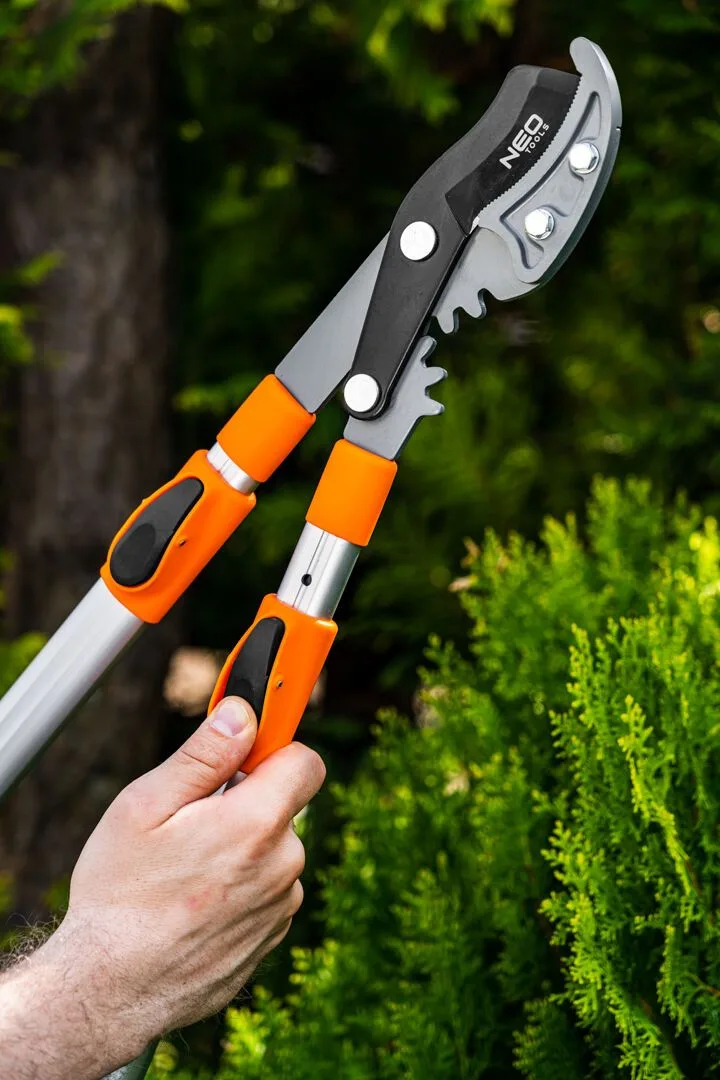 Контактний сучкоріз Neo Tools, діаметр різу 42 мм, телескопічний (670-970 мм), вага 1375 г.