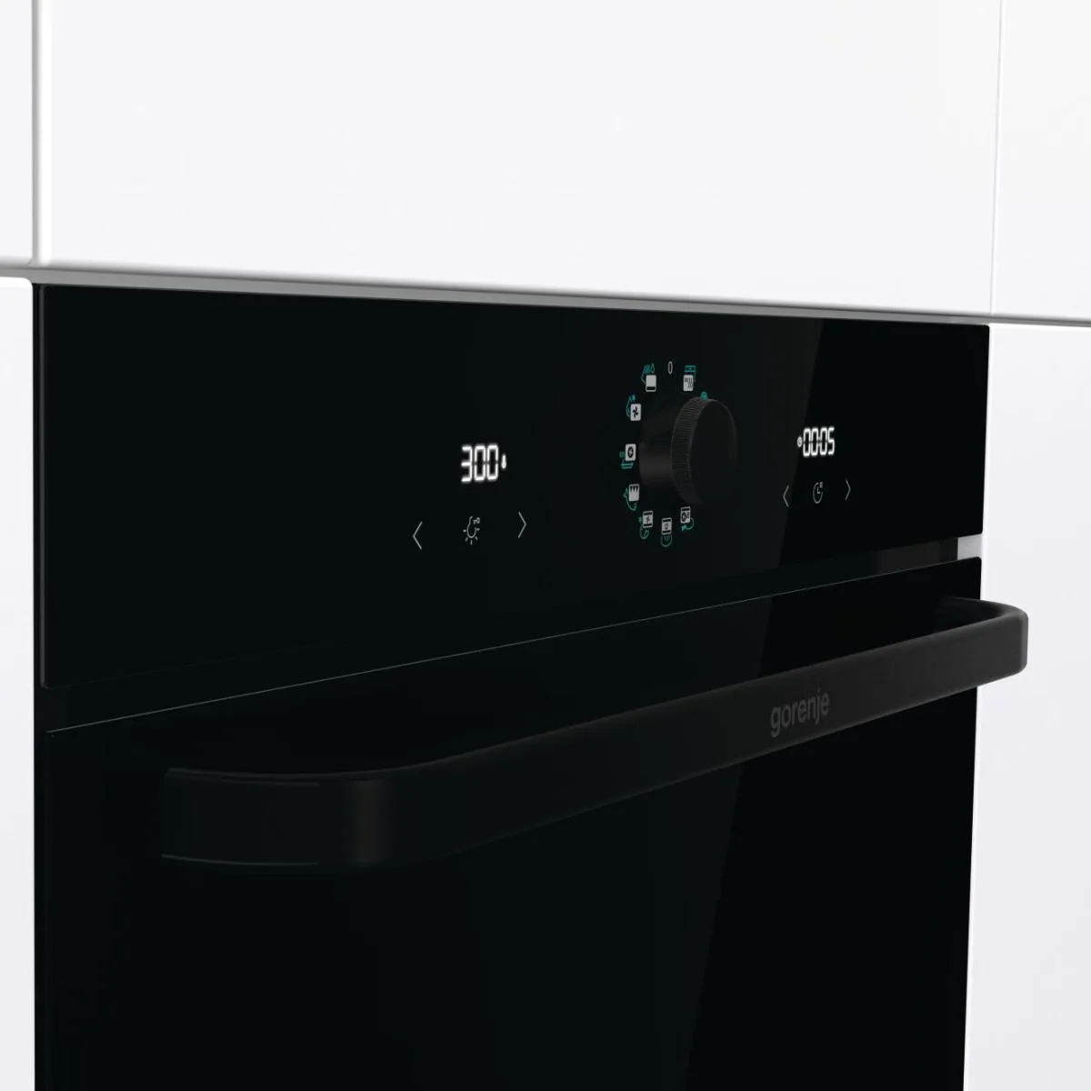 Електрична духова шафа Gorenje, 77 л, клас A, з паровим функціоналом, дисплей, макс. температура 300°C, чорний колір.