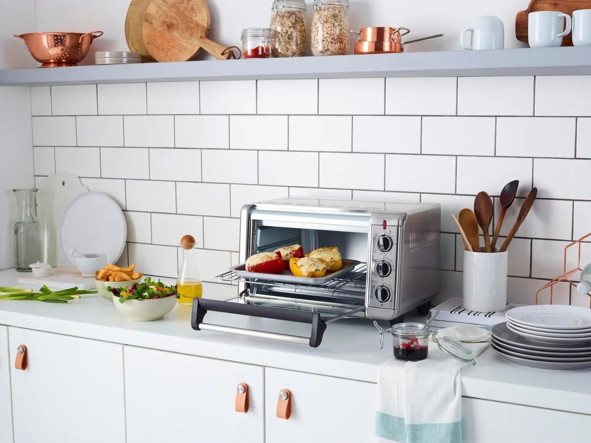 Електрична міні-піч Russell Hobbs Air Fry, об'єм 12.6л, потужність 1500Вт, механічне управління, функція гриля, конвекційне пригот