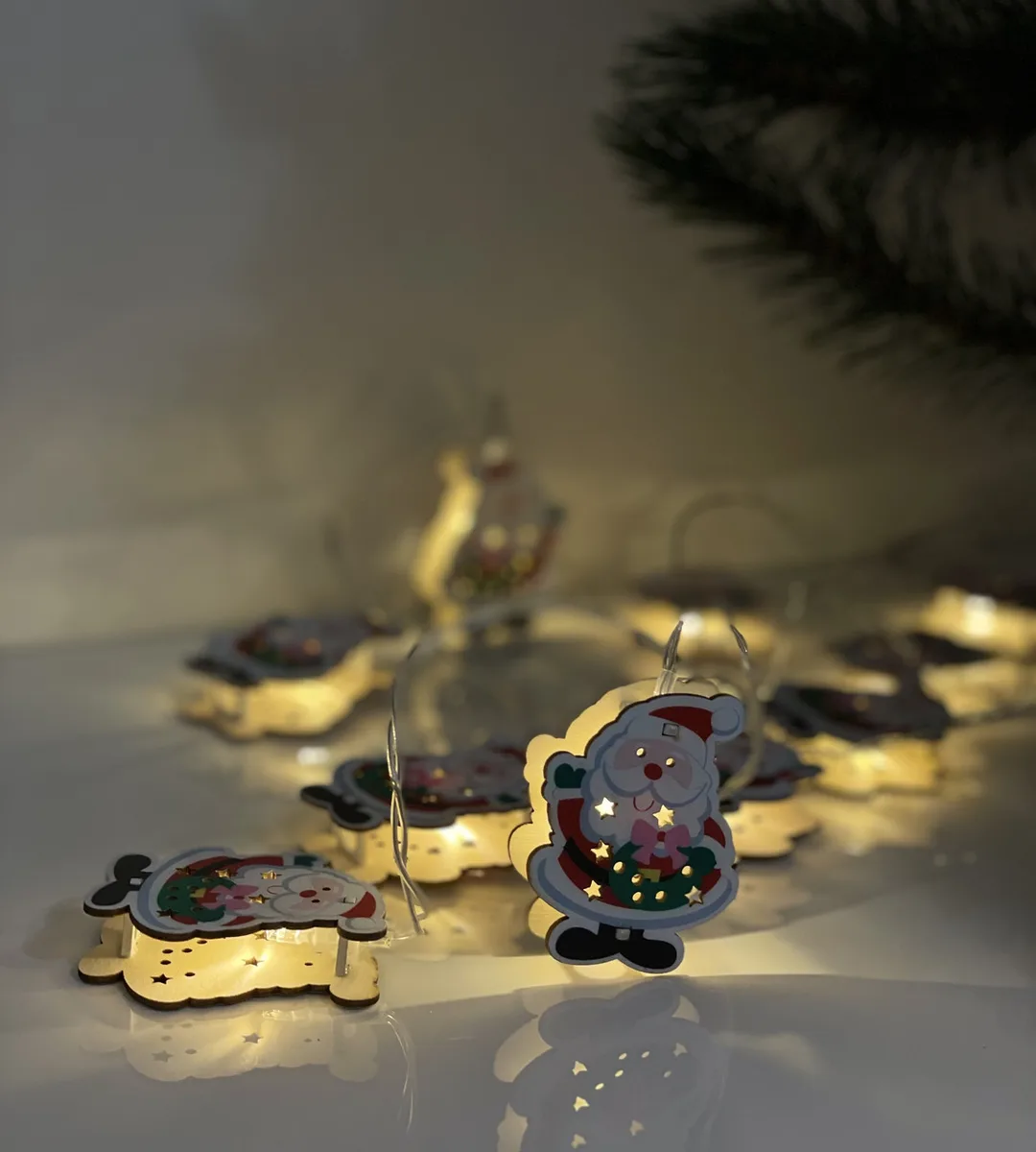 Гирлянда светодиодная Chomik 10 LED 1,65 м теплый белый дерево Санта Клаус