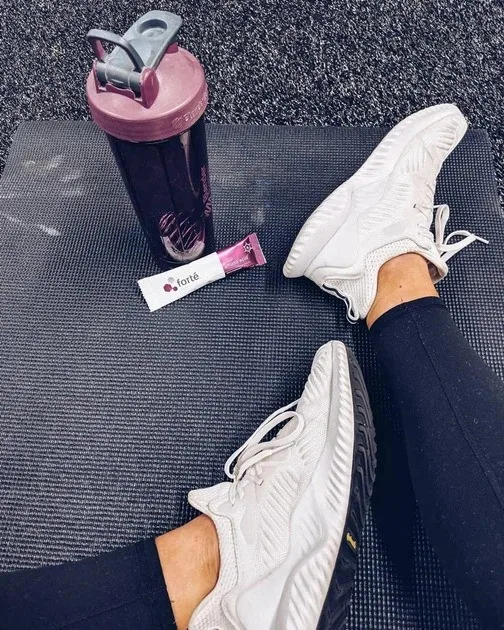 Спортивна пляшка шейкер BlenderBottle Tritan 940 мл Фіолетова
