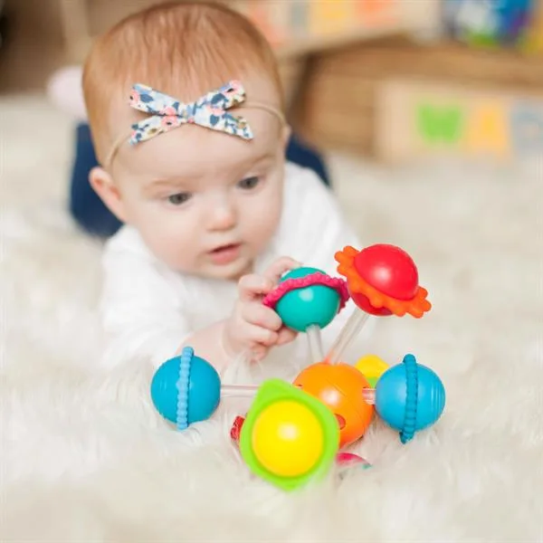 Прорізувач Fat Brain Toys Сенсорні кулі різнокольорові 15х13х17 см 0,23 кг