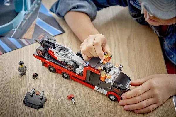 LEGO City Грузовик F1 с гоночным автомобилем Audi 508 деталей Пластик 8x28x26 см
