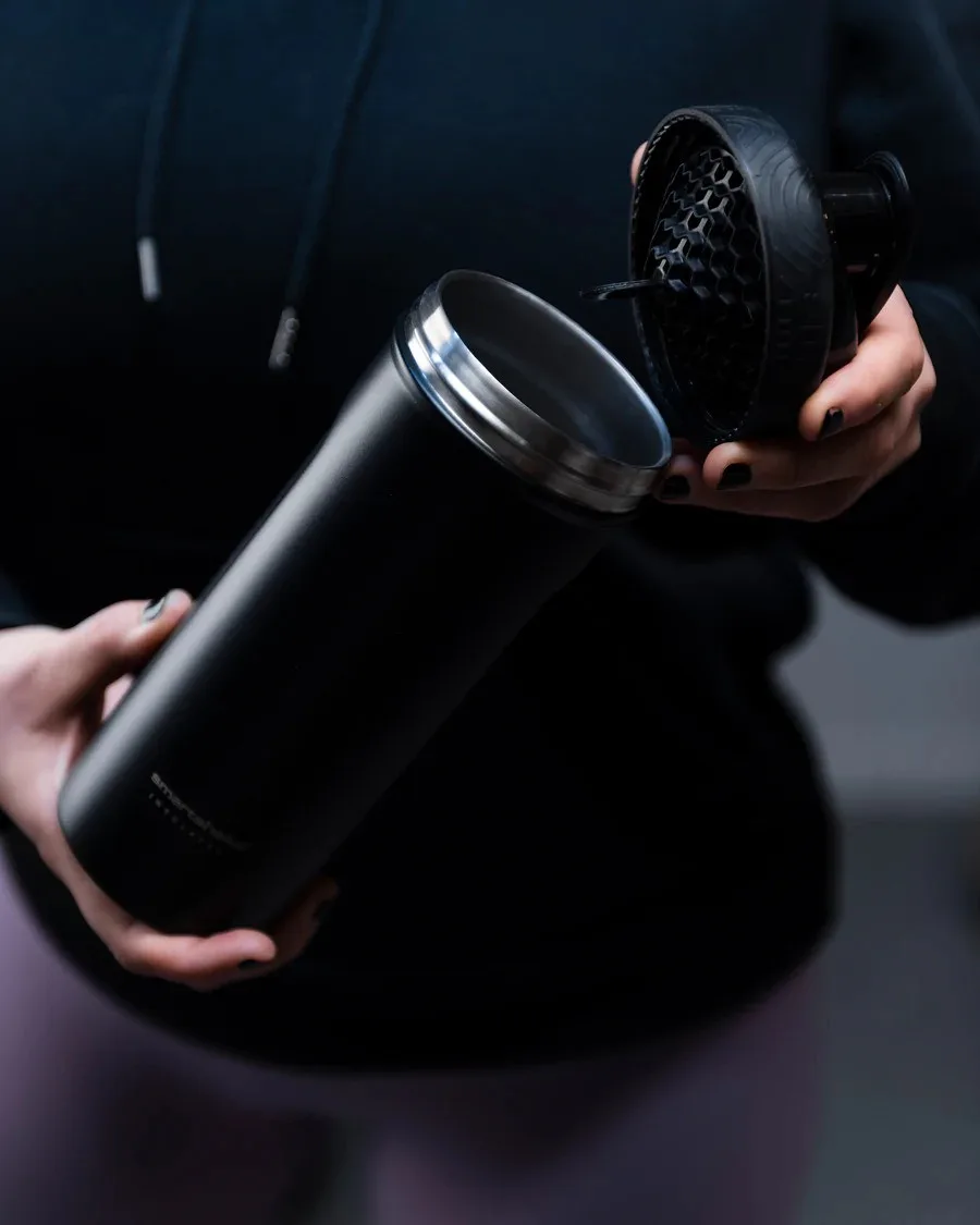 Шейкер спортивний SmartShake нержавіюча сталь 750 мл чорний