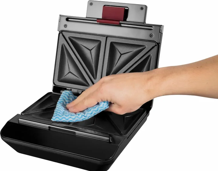 Прилад для приготування сендвічів Russell Hobbs, 750Вт, 1 пластина для сендвічів, пластиковий корпус, чорний.