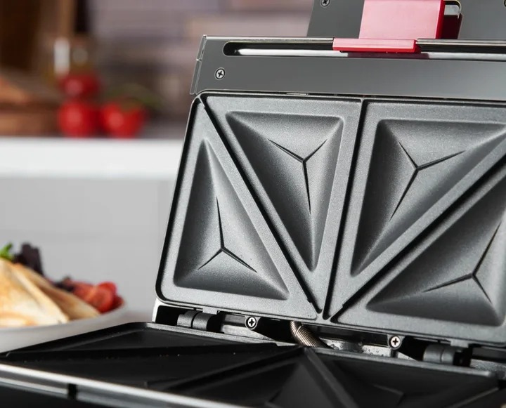 Прилад для приготування сендвічів Russell Hobbs, 750Вт, 1 пластина для сендвічів, пластиковий корпус, чорний.