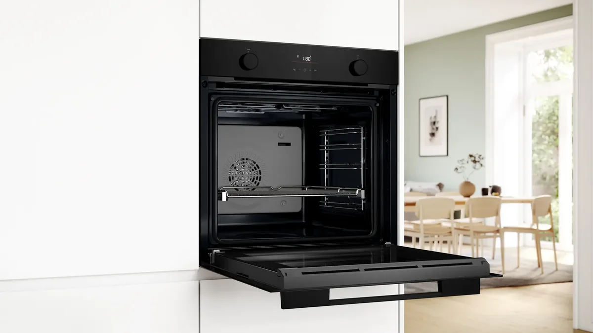 Духова шафа Bosch електрична 76л конвекція для випікання та приготування страв чорна EcoClean