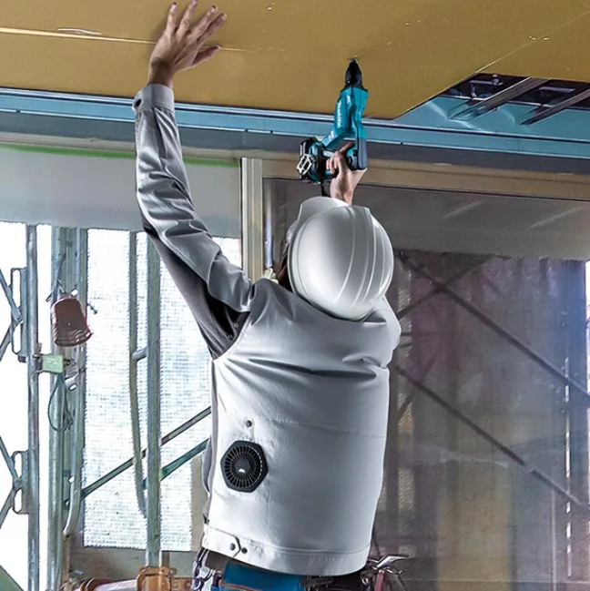 Робоча куртка Makita DFJ213ZL з вентиляційною системою, акумуляторна LXT/CXT, 10.8-18В (L), 0,54 кг.