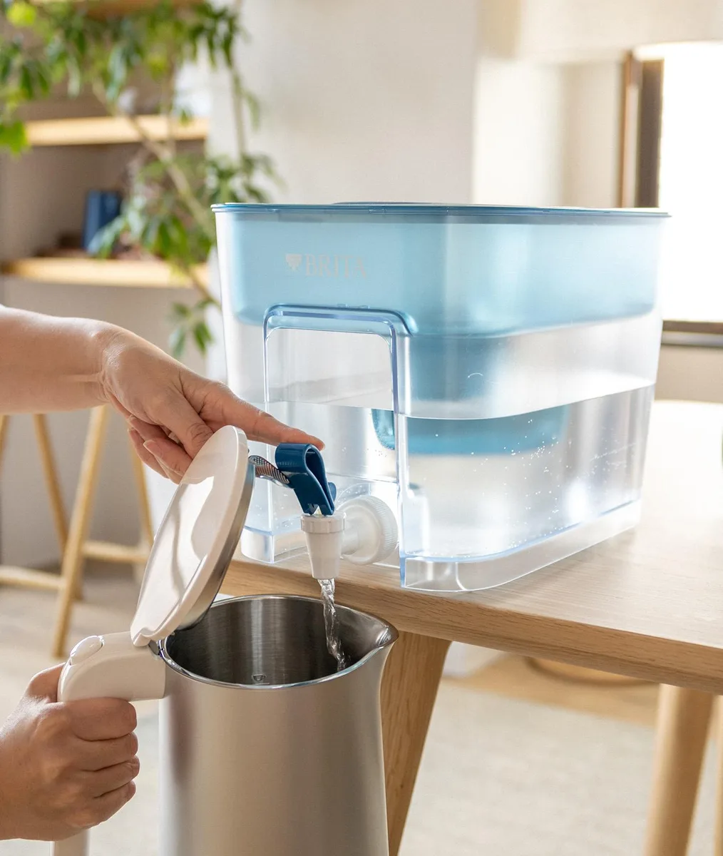 Фильтровальный кувшин Brita Flow Memo MXPro 82л (52л очищенной воды) с картриджем, синий
