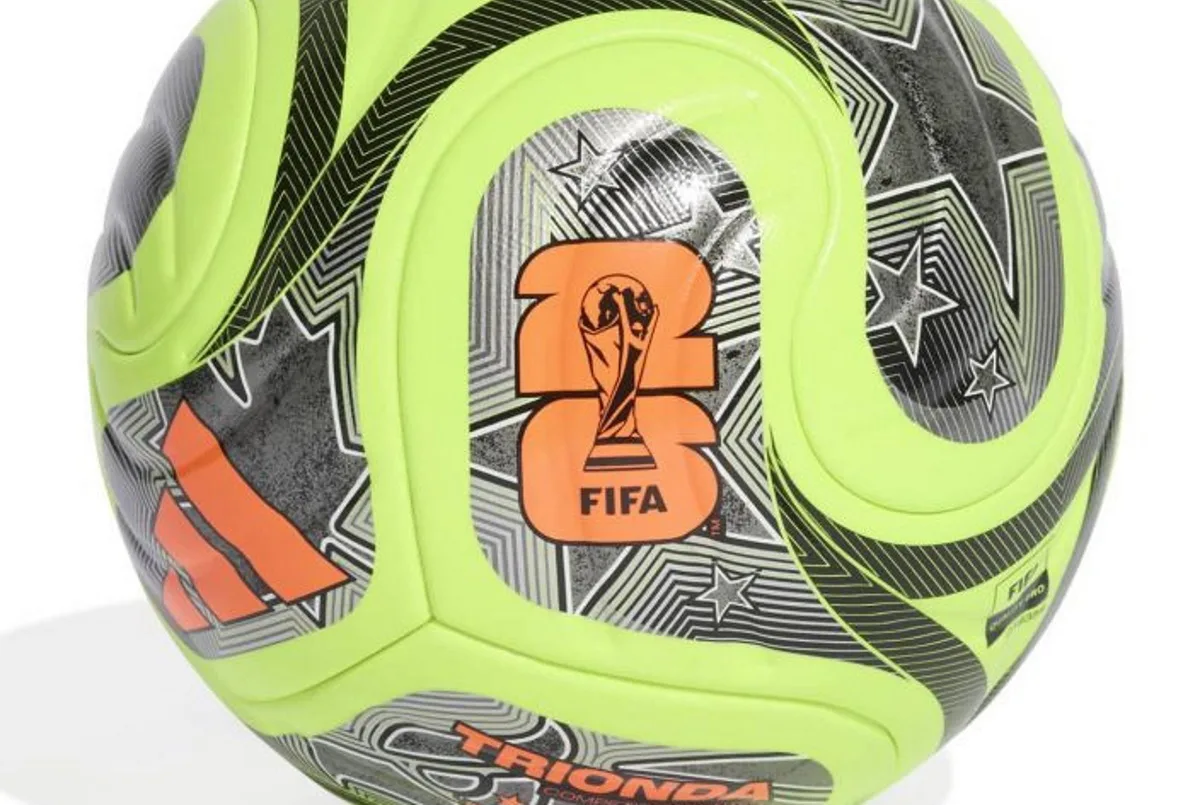 М'яч футбольний Adidas TPU розмір 5 флуоресцентний зимовий