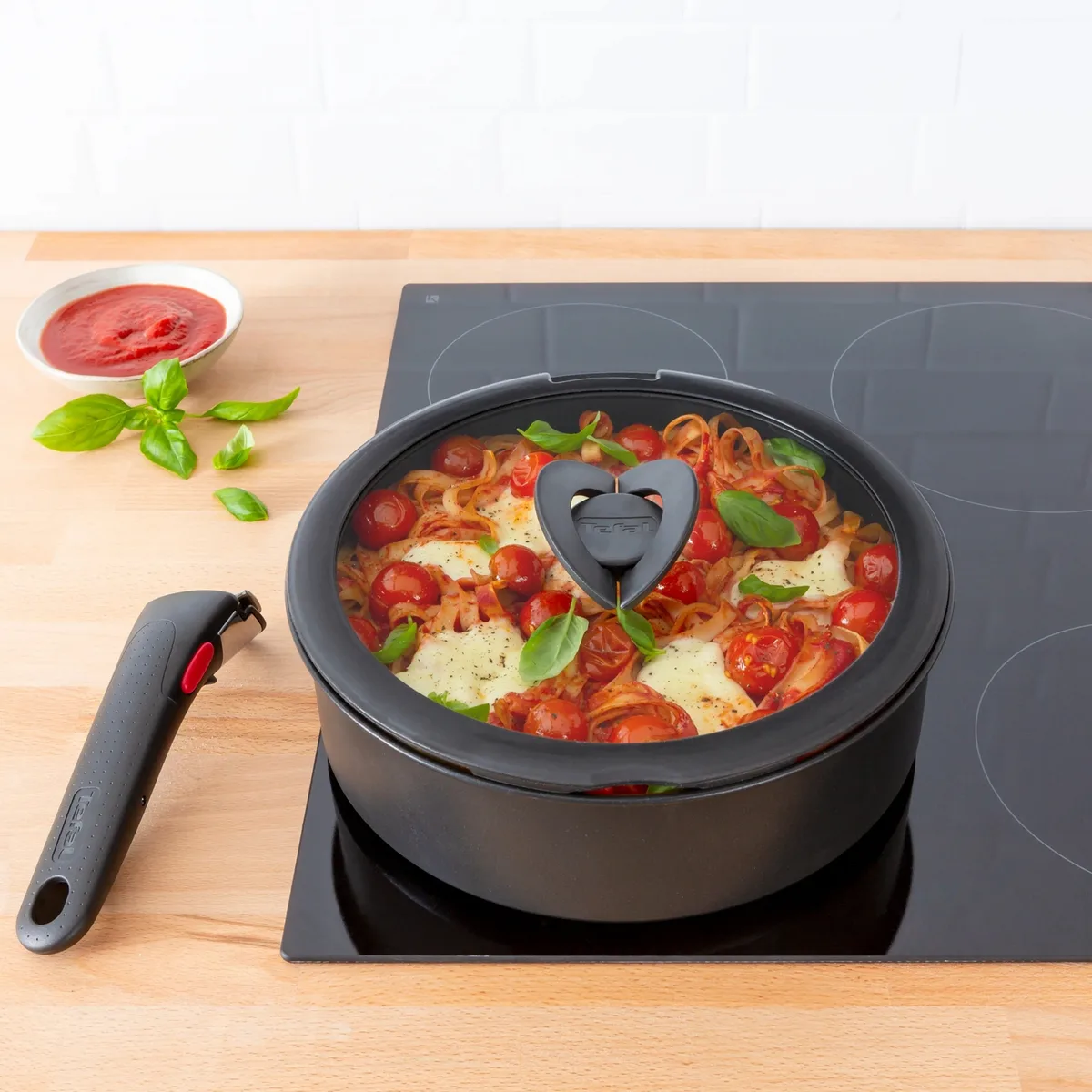 Крышка Tefal Ingenio 20 см, стеклянная, с силиконовой обрамкой, прозрачная с черными элементами