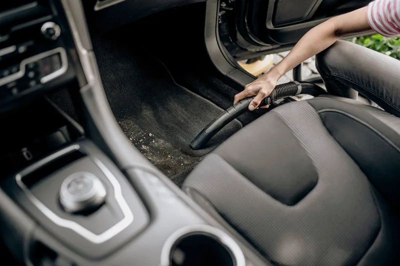 Професійний пилосос Karcher WD 3 P, потужність 1000Вт, розетка 220В, об'єм контейнера 17л, вага 4.86кг.